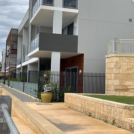 Mariner'S Cove ~ Luxe Waterfront Apartment Mindarie Exterior photo
