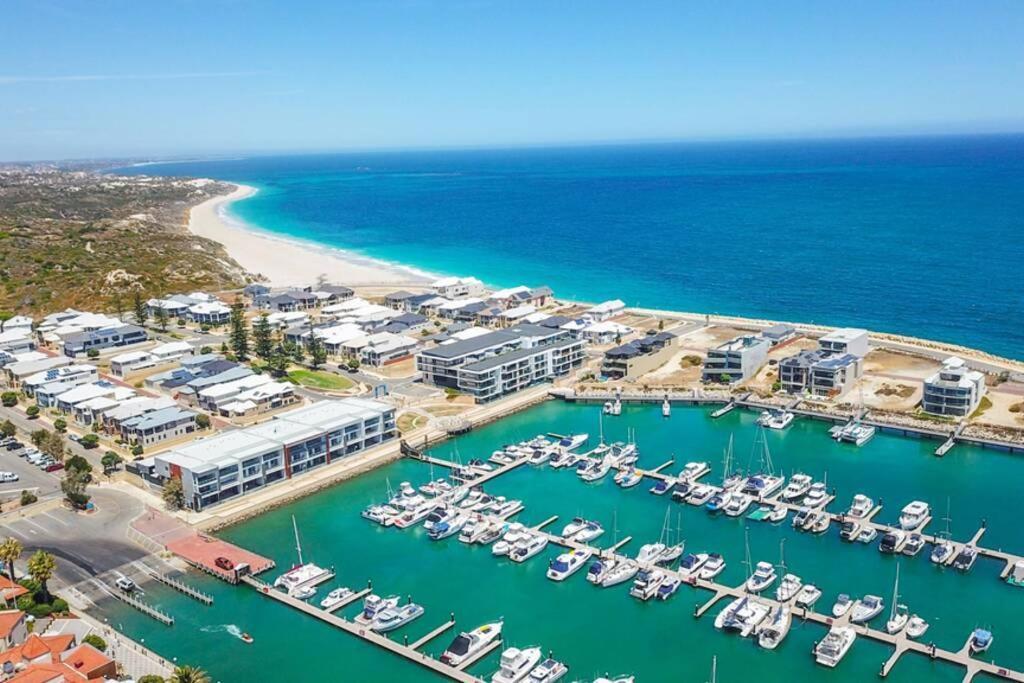 Mariner'S Cove ~ Luxe Waterfront Apartment Mindarie Exterior photo