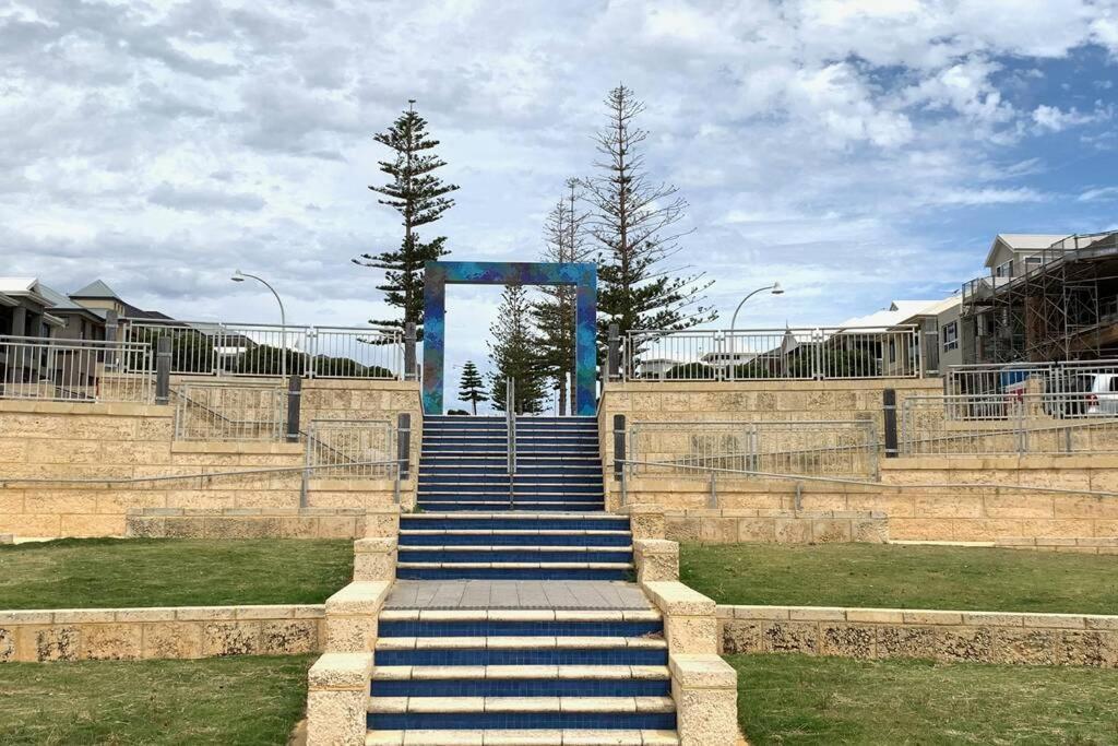 Mariner'S Cove ~ Luxe Waterfront Apartment Mindarie Exterior photo