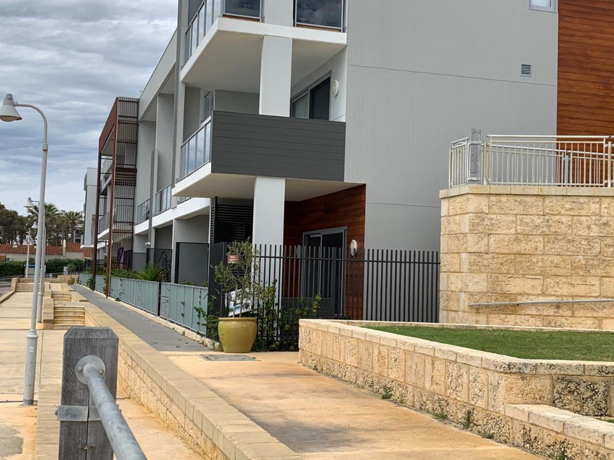 Mariner'S Cove ~ Luxe Waterfront Apartment Mindarie Exterior photo
